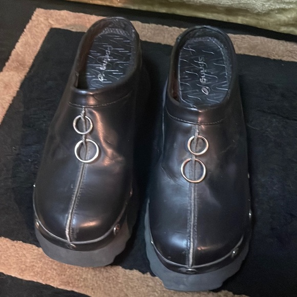 Black Platform Shoe - Picture 1 of 6